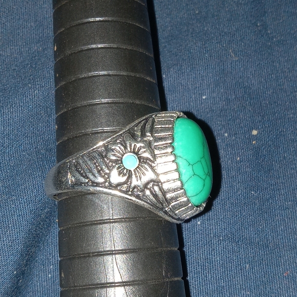 BLOWOUT PRICING Silverplated And Green Turquoise Colored Stone Ring SZ 9 - Picture 3 of 6